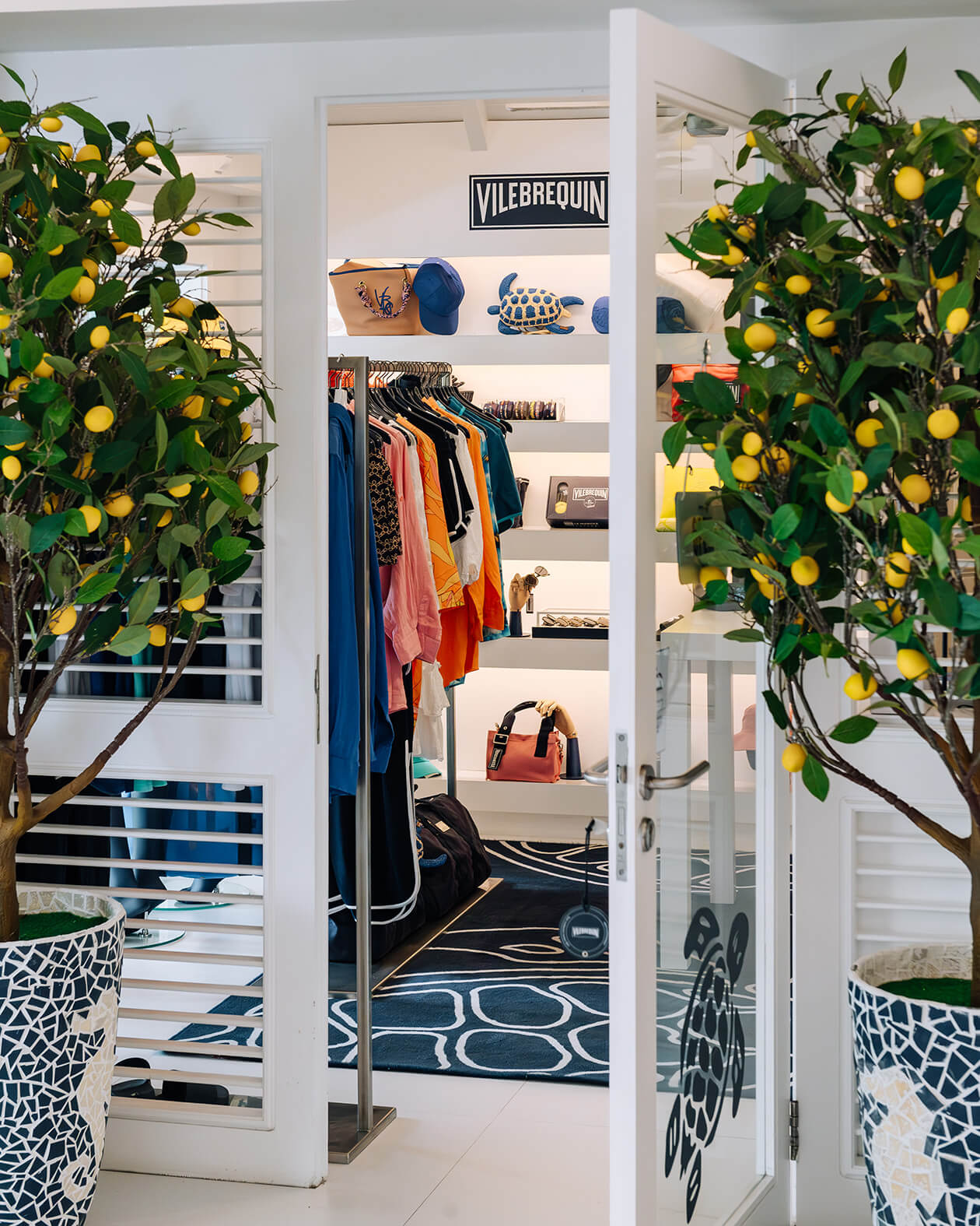 picture of the entry of the Vilebrequin boutique at St Barth